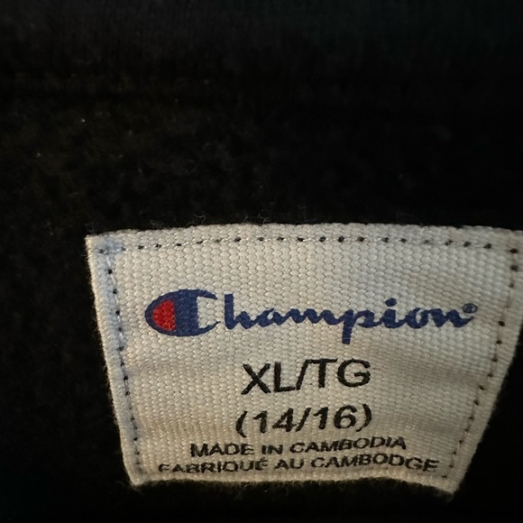 CHAMPION | Youth Black Crewneck Sweater - Picture 4 of 4